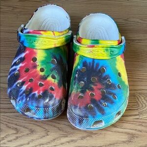 CROCS Tie-Dye Clog in Bright Rainbow